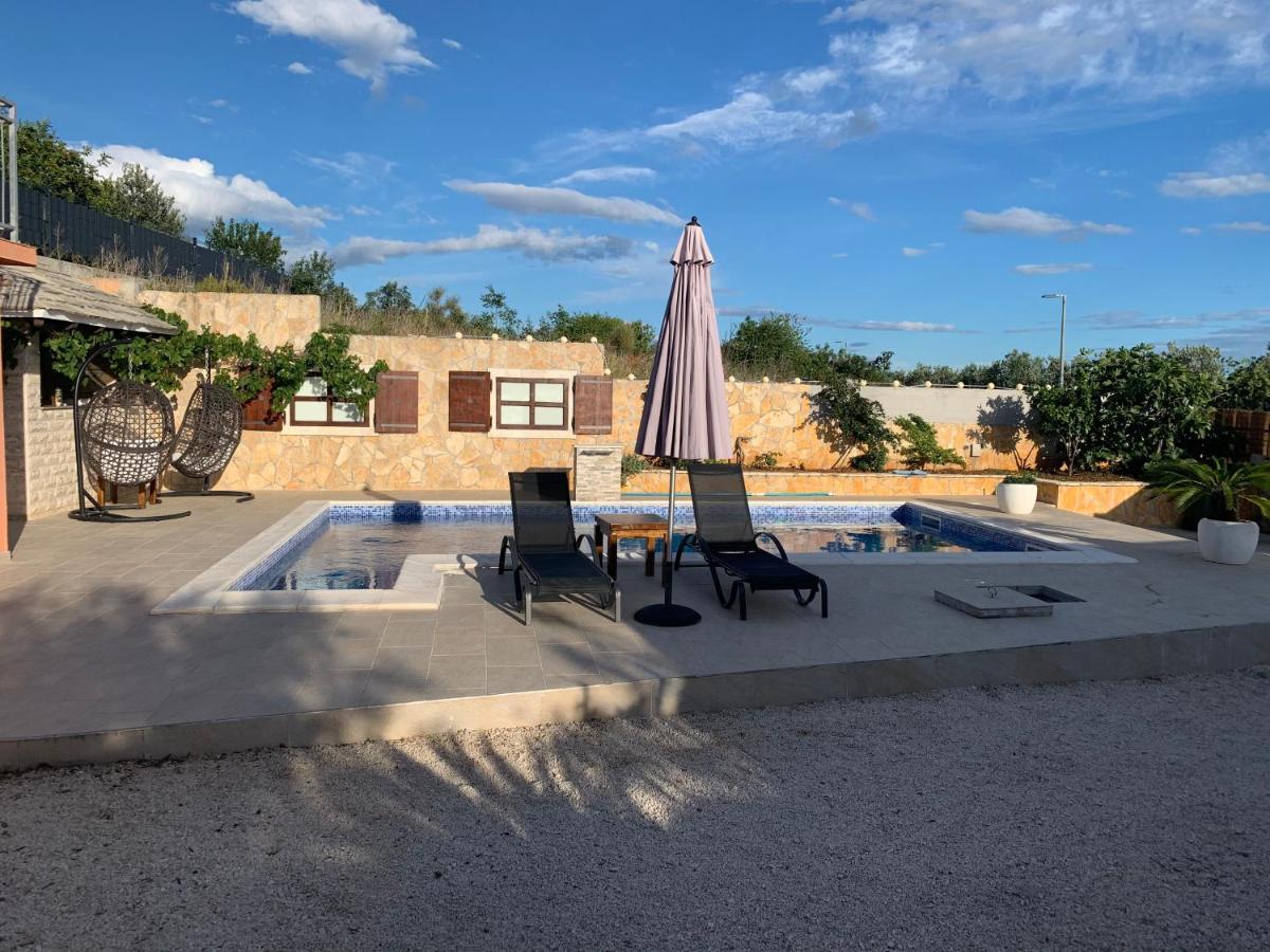 Holiday Home Cerim Trogir Ngoại thất bức ảnh