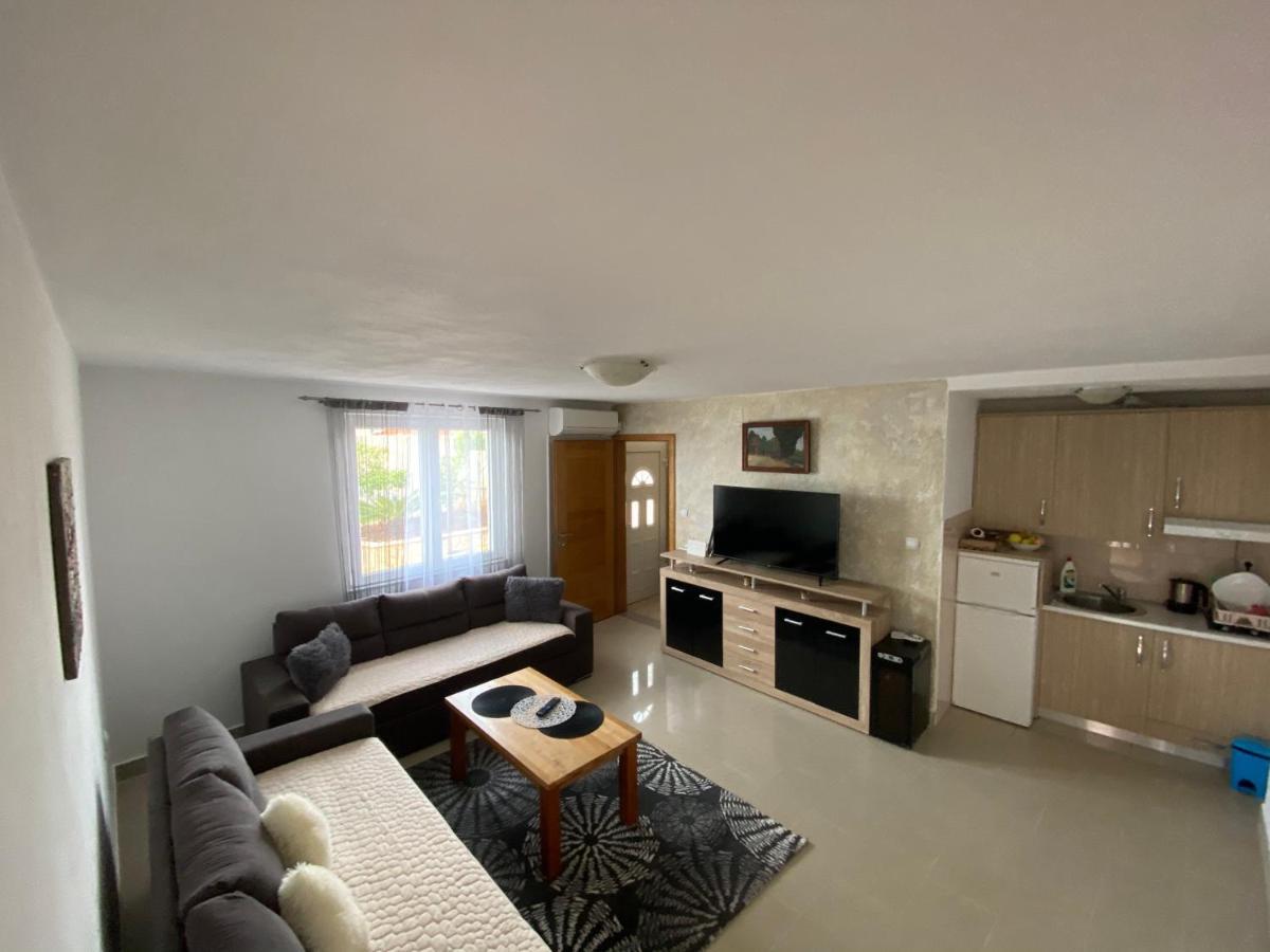 Holiday Home Cerim Trogir Ngoại thất bức ảnh